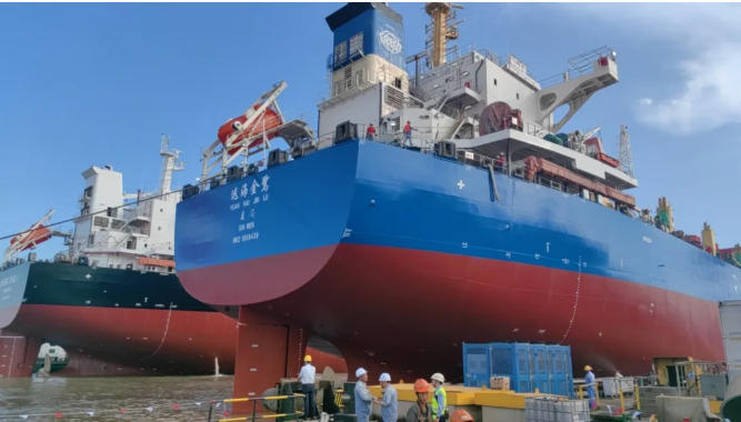 “远海金鹭”轮顺利出坞 厦门金租航运业务迈入新台阶